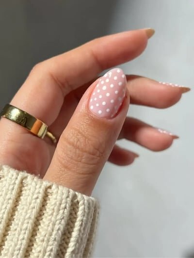 unghie bianche estive semplici